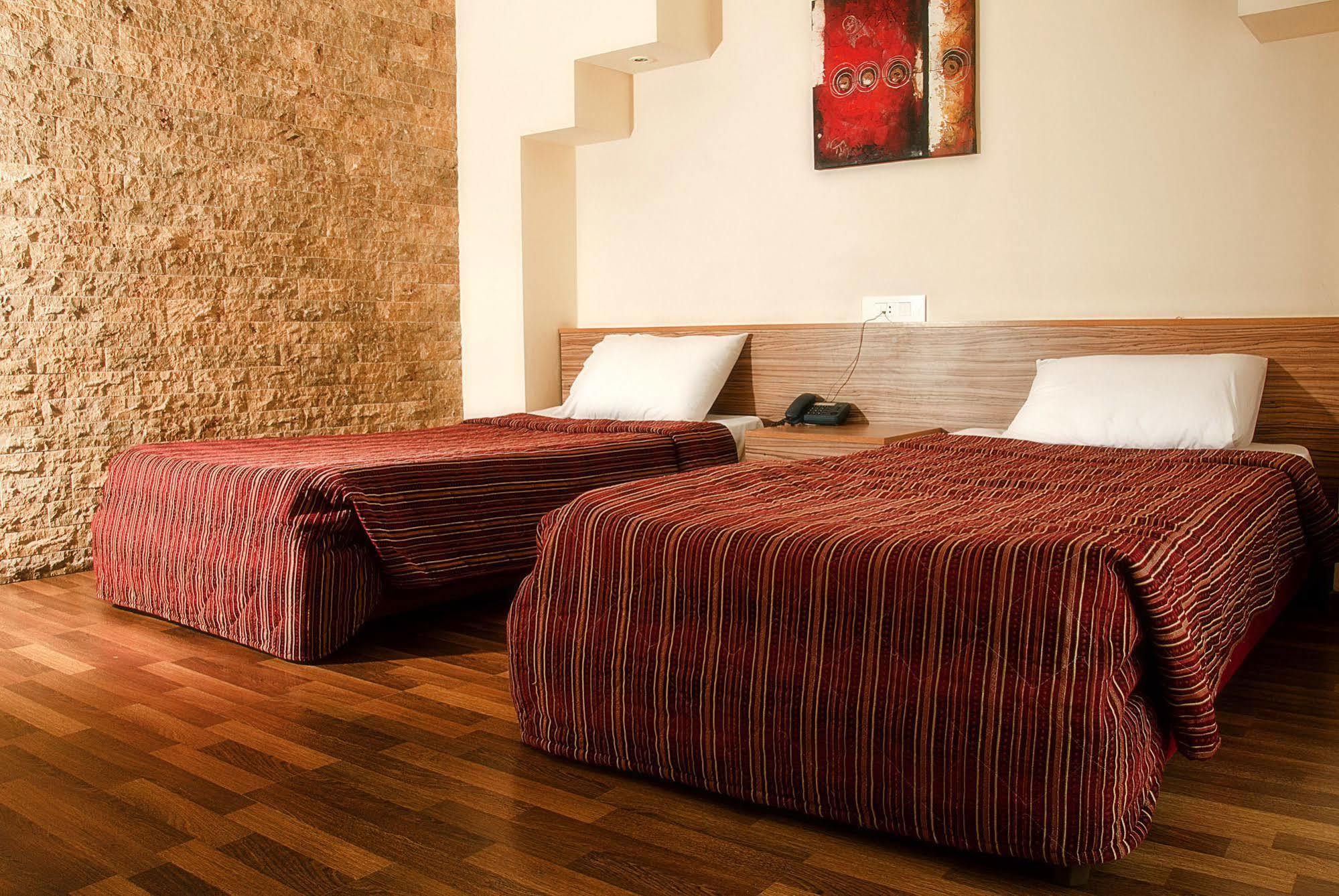 Marble Tower Hotel Beirut Bagian luar foto