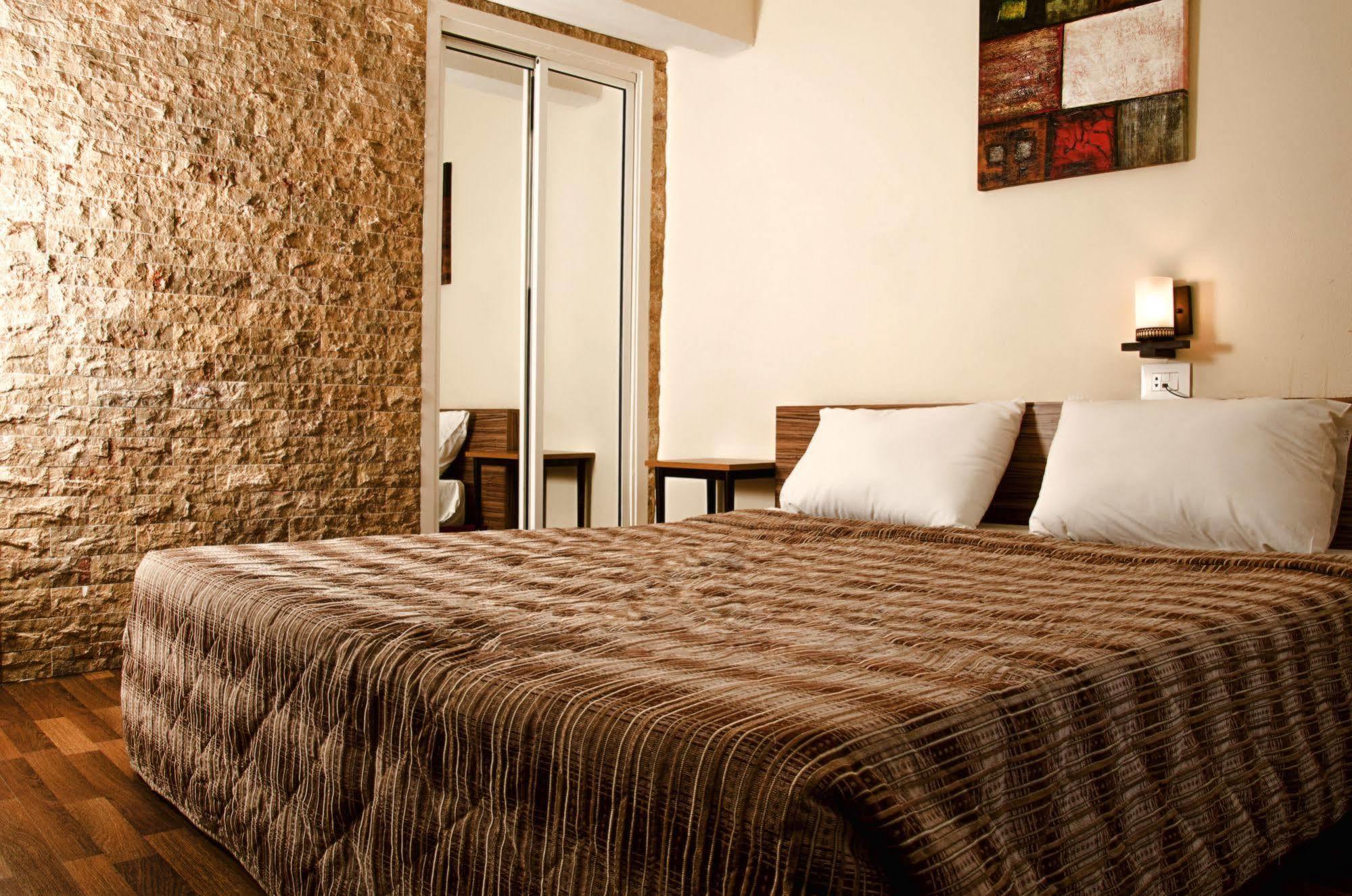 Marble Tower Hotel Beirut Bagian luar foto