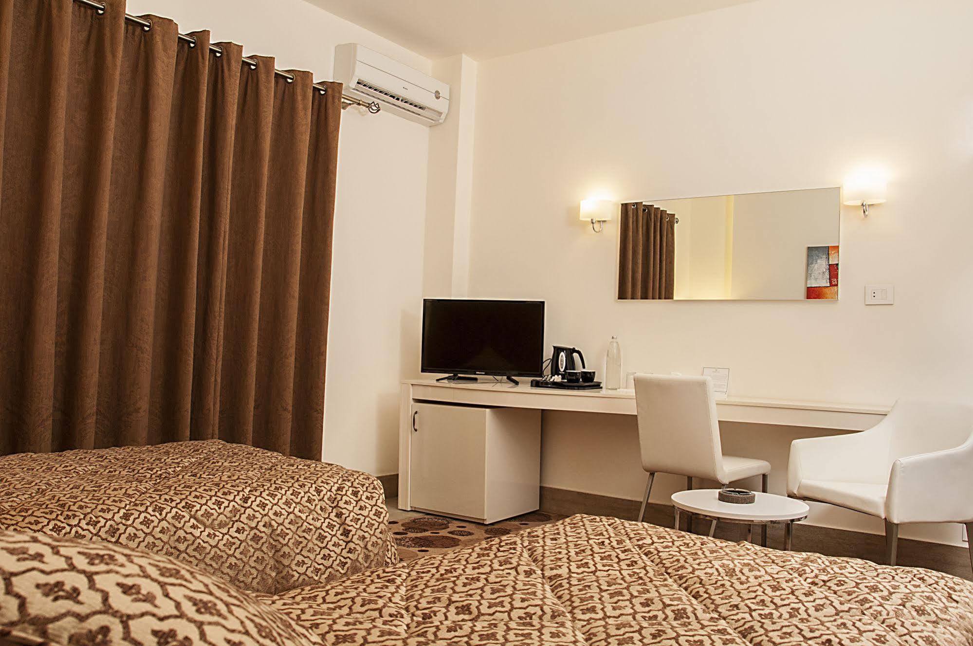 Marble Tower Hotel Beirut Bagian luar foto