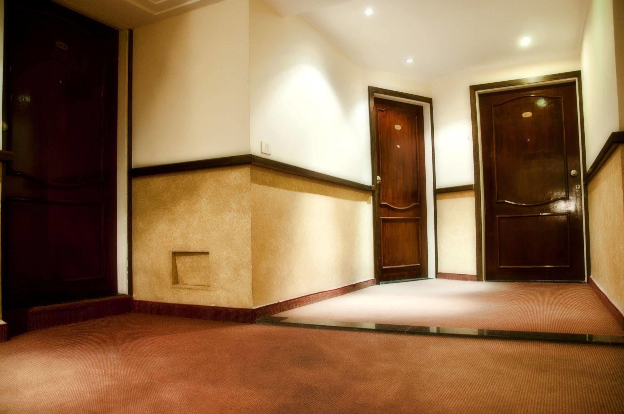 Marble Tower Hotel Beirut Bagian luar foto